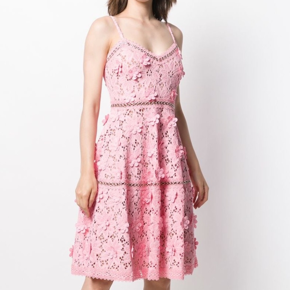 - Gorgeous pink with flower appliqué in like new condition.